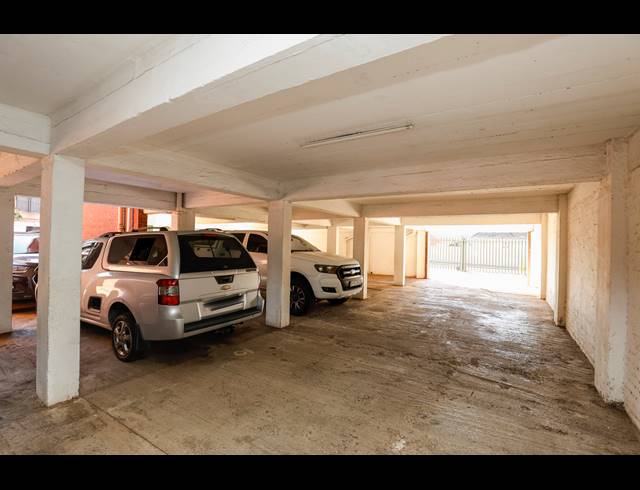 3 BEDROOM APARTMENT FOR SALE IN WINDERMERE